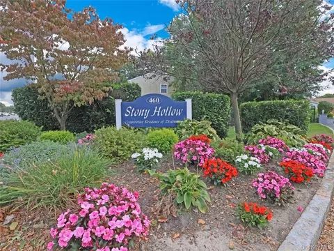 460 Old Town Rd #3-O, Port Jefferson Station, NY 11776