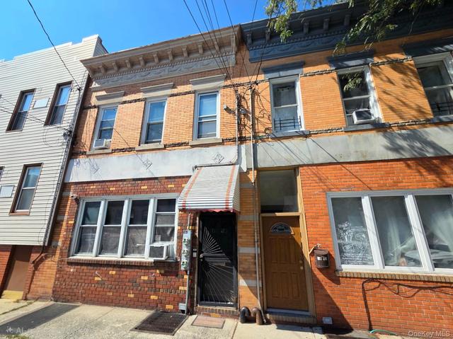 68-14 60th St, New York, NY 11385