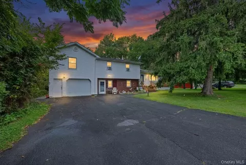 121 Hammond Rd, Thiells, NY 10984