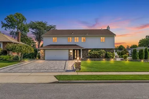 2020 Valentines Rd, Westbury, NY 11590