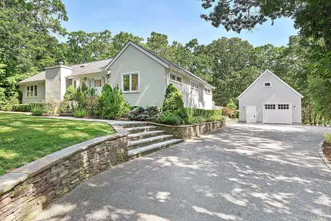 5 Rowman Ct, East Hampton, NY 11937