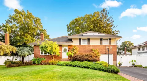54 Jacqueline Rd, Massapequa, NY 11758