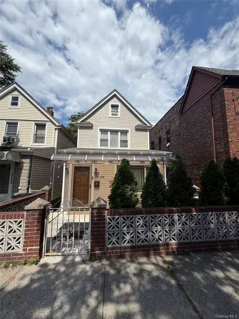 39-68 59th St, New York, NY 11377