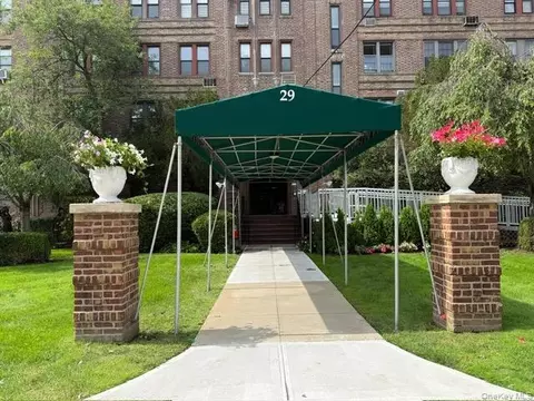 29 Woodmere Blvd #2-B, Woodmere, NY 11598