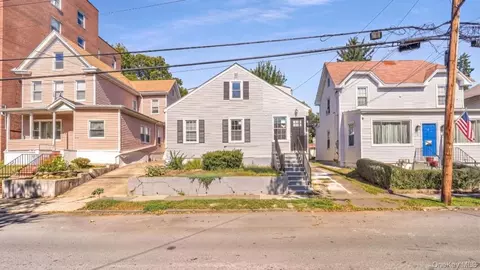219 E 238th St, New York, NY 10470