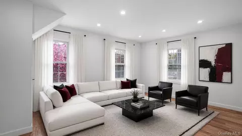 219 E 238th St, New York, NY 10470