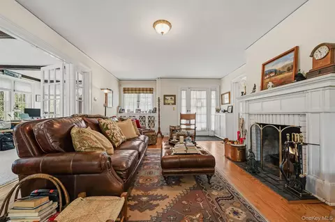 Living - 61 E Maple Ave, Ramapo, NY 10901 photo 3 of 6