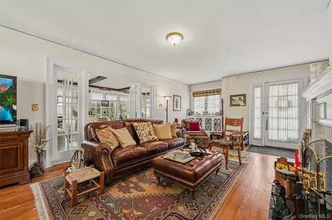 Living - 61 E Maple Ave, Ramapo, NY 10901 photo 4 of 6