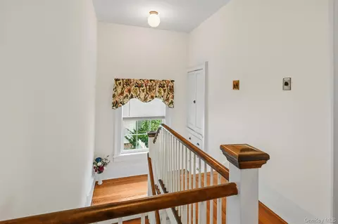 Entry Way - 61 E Maple Ave, Ramapo, NY 10901 photo 3 of 4