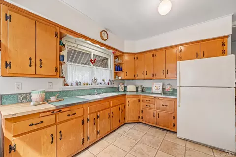 Kitchen - 61 E Maple Ave, Ramapo, NY 10901 photo 1 of 4