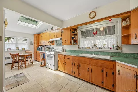 Kitchen - 61 E Maple Ave, Ramapo, NY 10901 photo 2 of 4