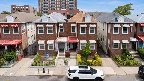 2541 Holland Ave, New York, NY 10467