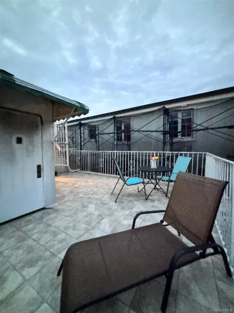 Exterior - 3614 Paulding Ave, New York, NY 10469 photo 4 of 10