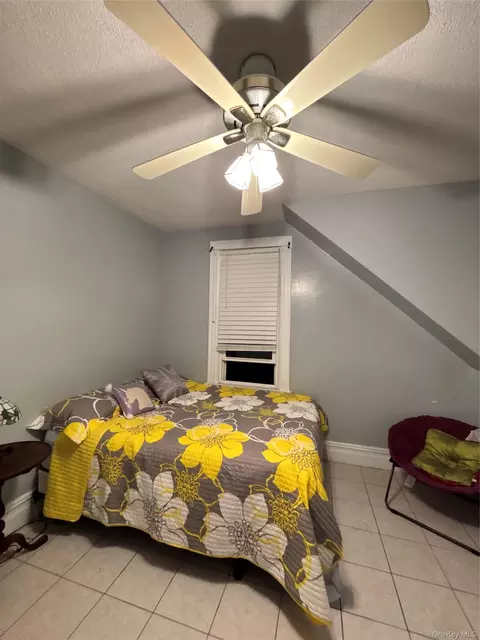 Bedroom - 3614 Paulding Ave, New York, NY 10469 photo 5 of 7