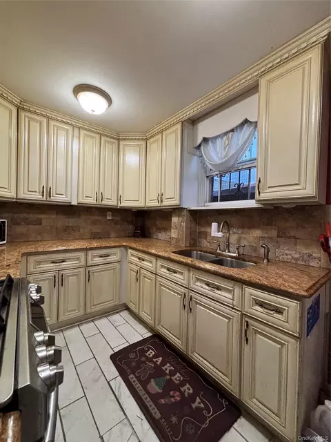 Kitchen - 3614 Paulding Ave, New York, NY 10469 photo 3 of 4