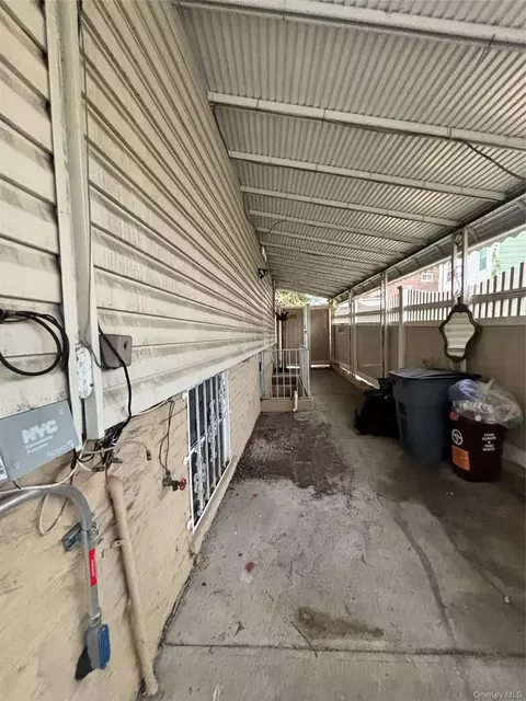 Exterior - 3614 Paulding Ave, New York, NY 10469 photo 9 of 10