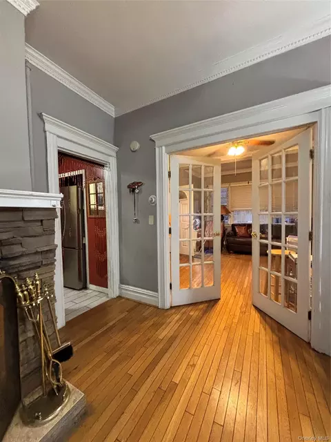 Entry Way - 3614 Paulding Ave, New York, NY 10469 photo 1 of 6