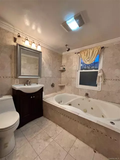 Bath - 3614 Paulding Ave, New York, NY 10469 photo 1 of 3