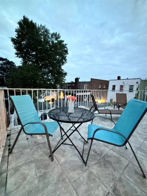 Exterior - 3614 Paulding Ave, New York, NY 10469 photo 7 of 10