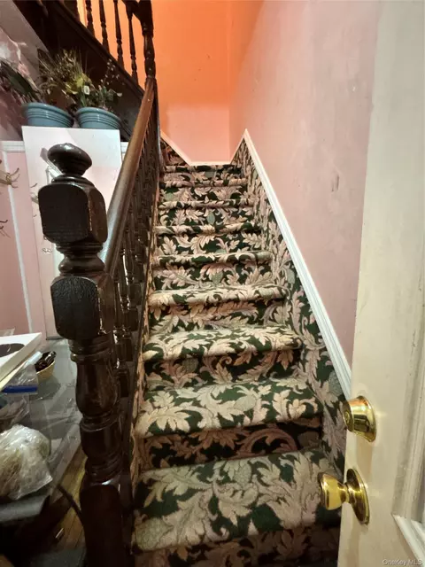 Entry Way - 3614 Paulding Ave, New York, NY 10469 photo 4 of 6