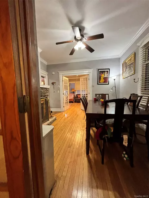 Entry Way - 3614 Paulding Ave, New York, NY 10469 photo 2 of 6
