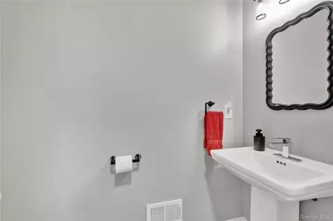 Bath - 112 Elise Dr, Wallkill, NY 10941 photo 1 of 4