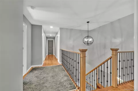 Entry Way - 112 Elise Dr, Wallkill, NY 10941 photo 4 of 5