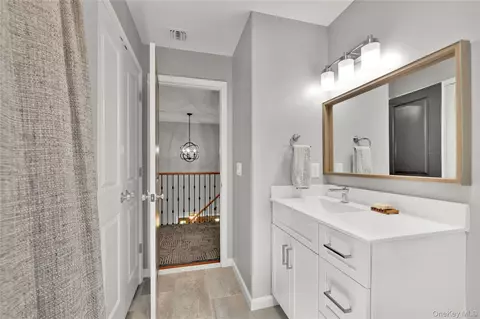 Entry Way - 112 Elise Dr, Wallkill, NY 10941 photo 5 of 5