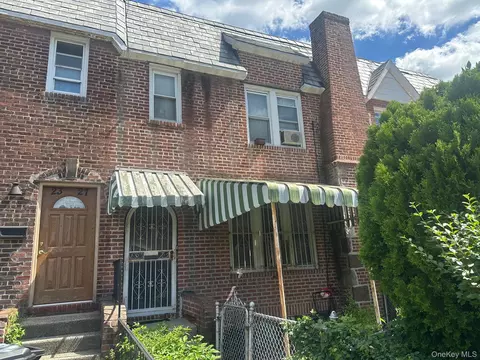 23-29 95th St, New York, NY 11369