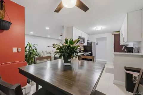 Dining - 3 Hook Rd #72A, Poughkeepsie, NY 12601 photo 4 of 4