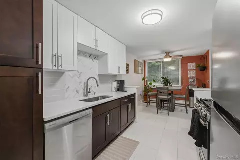Kitchen - 3 Hook Rd #72A, Poughkeepsie, NY 12601 photo 1 of 4