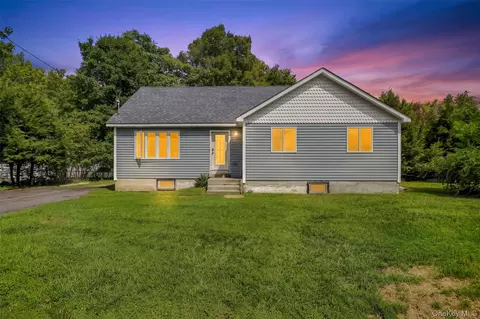 19 Zane St, Ellenville, NY 12428