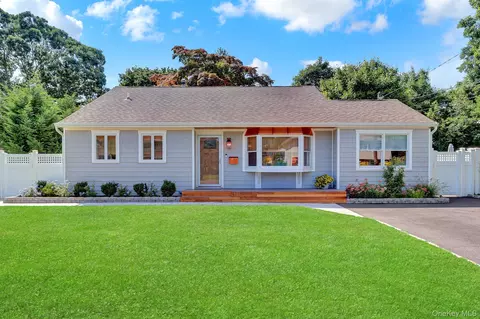 116 Washington Ave, West Sayville, NY 11796