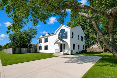 171 Ferraris, Copiague, NY 11726