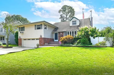 1994 Van Nostrand Ave, Merrick, NY 11566