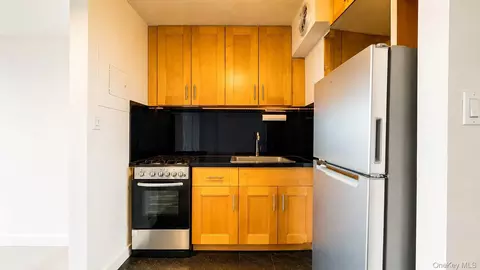 Kitchen - 150-38 Union Tpke #8D, Flushing, NY 11367 photo 1 of 2