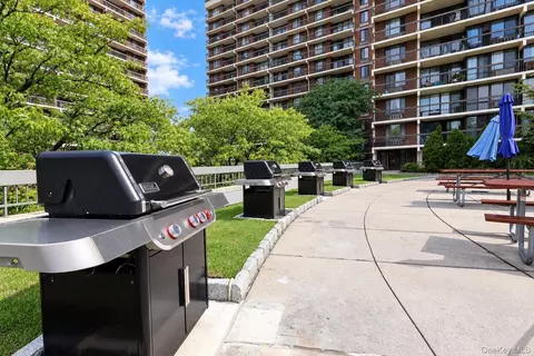 Exterior - 150-38 Union Tpke #8D, Flushing, NY 11367 photo 1 of 4