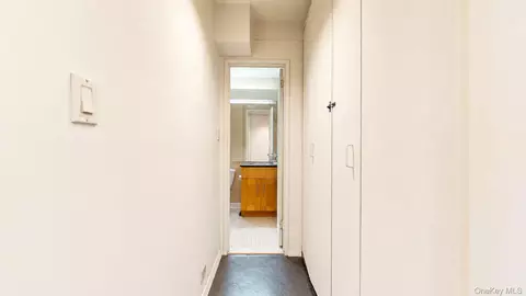 Entry Way - 150-38 Union Tpke #8D, Flushing, NY 11367 photo 1 of 1