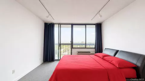 Bedroom - 150-38 Union Tpke #8D, Flushing, NY 11367 photo 4 of 5