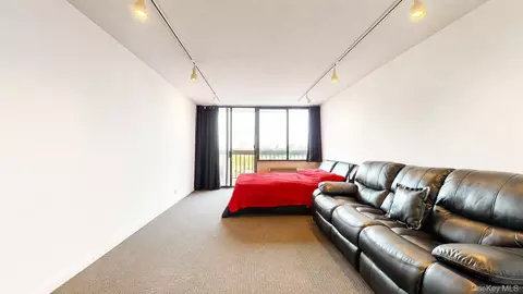 Bedroom - 150-38 Union Tpke #8D, Flushing, NY 11367 photo 3 of 5