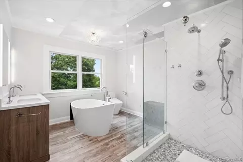 Bath - 27 Ryder Rd, Ossining, NY 10562 photo 2 of 3