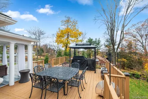 Exterior - 27 Ryder Rd, Ossining, NY 10562 photo 5 of 6