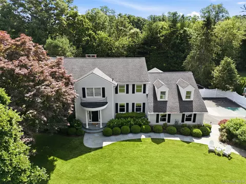 27 Pinehurst Dr, Purchase, NY 10577