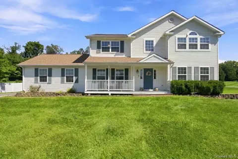 26 Gabriels Path, Beekman, NY 12570