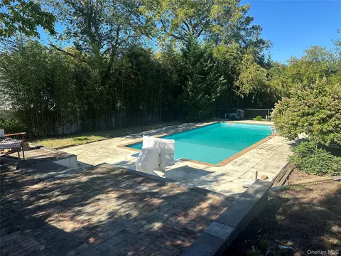 Exterior - 970 E Main St, Riverhead, NY 11901 photo 10 of 11