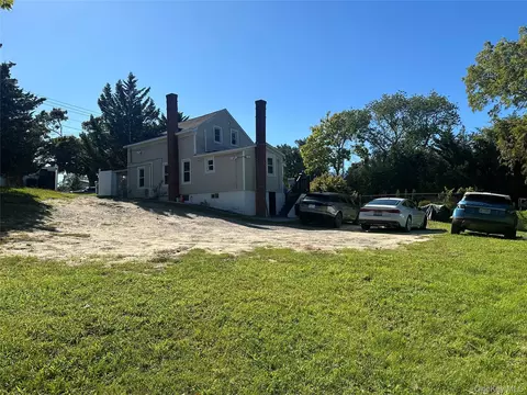 Exterior - 970 E Main St, Riverhead, NY 11901 photo 2 of 11