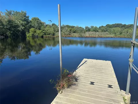 View/Area - 970 E Main St, Riverhead, NY 11901 photo 3 of 5