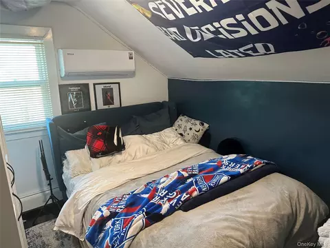 Bedroom - 970 E Main St, Riverhead, NY 11901 photo 6 of 6