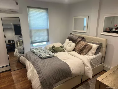Bedroom - 970 E Main St, Riverhead, NY 11901 photo 1 of 6