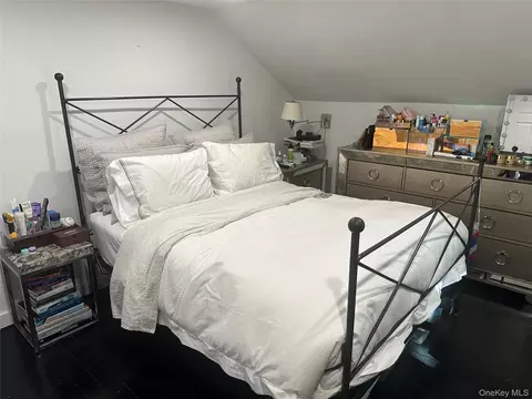 Bedroom - 970 E Main St, Riverhead, NY 11901 photo 5 of 6